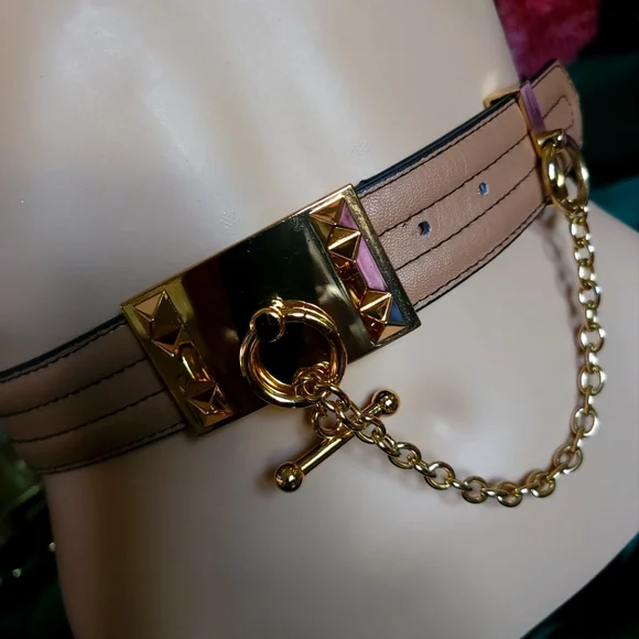 BCBGMaxAzria | Accessories | Bcbgmaxazria Toggle Belt Chain  display picture 1